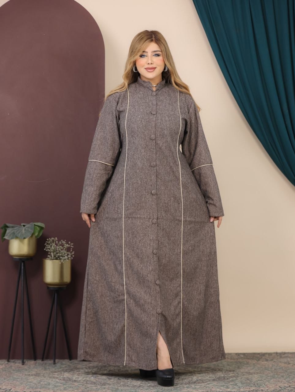 GLB_13 — Taupe button-front maxi abaya with contrast piping front view, 1: 60–85 kg; 2: 85–120 kg (Taupe)