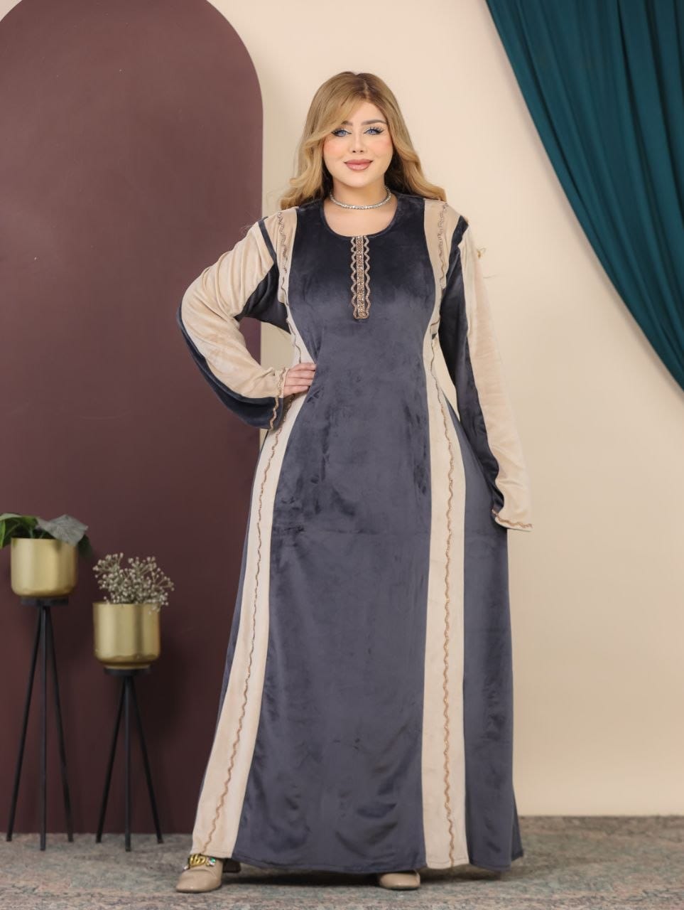 GLB_16 — Charcoal / Cream two-tone maxi abaya with decorative trim front view, 1: 60–85 kg; 2: 85–120 kg (Charcoal / Cream)