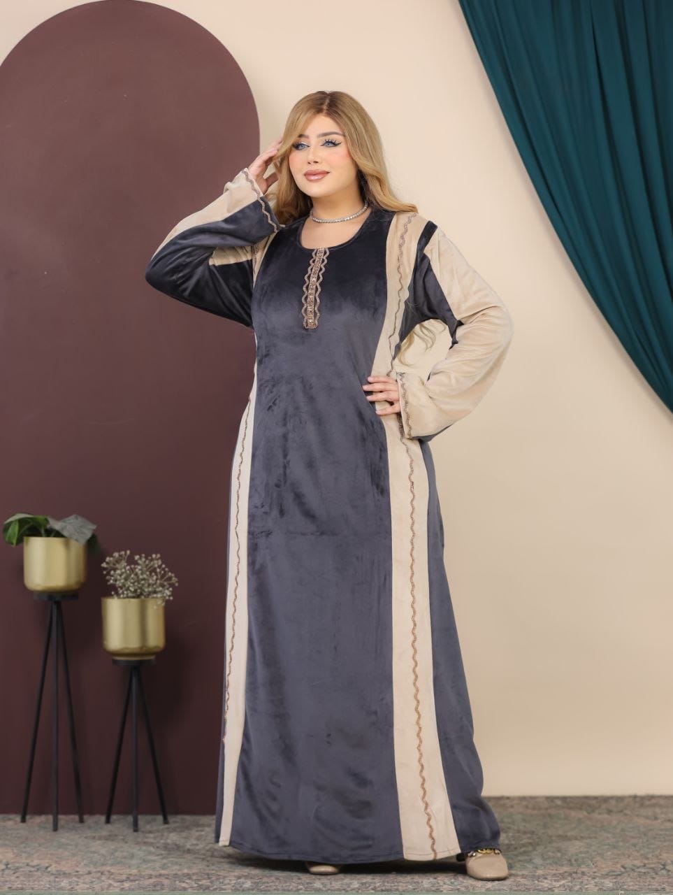 GLB_16 — Charcoal / Cream two-tone maxi abaya with decorative trim front view, 1: 60–85 kg; 2: 85–120 kg (Charcoal / Cream)