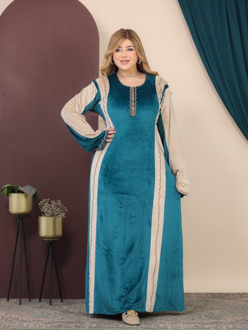 GLB_16 — Teal / Cream two-tone maxi abaya with decorative trim front view, 1: 60–85 kg; 2: 85–120 kg (Teal / Cream)