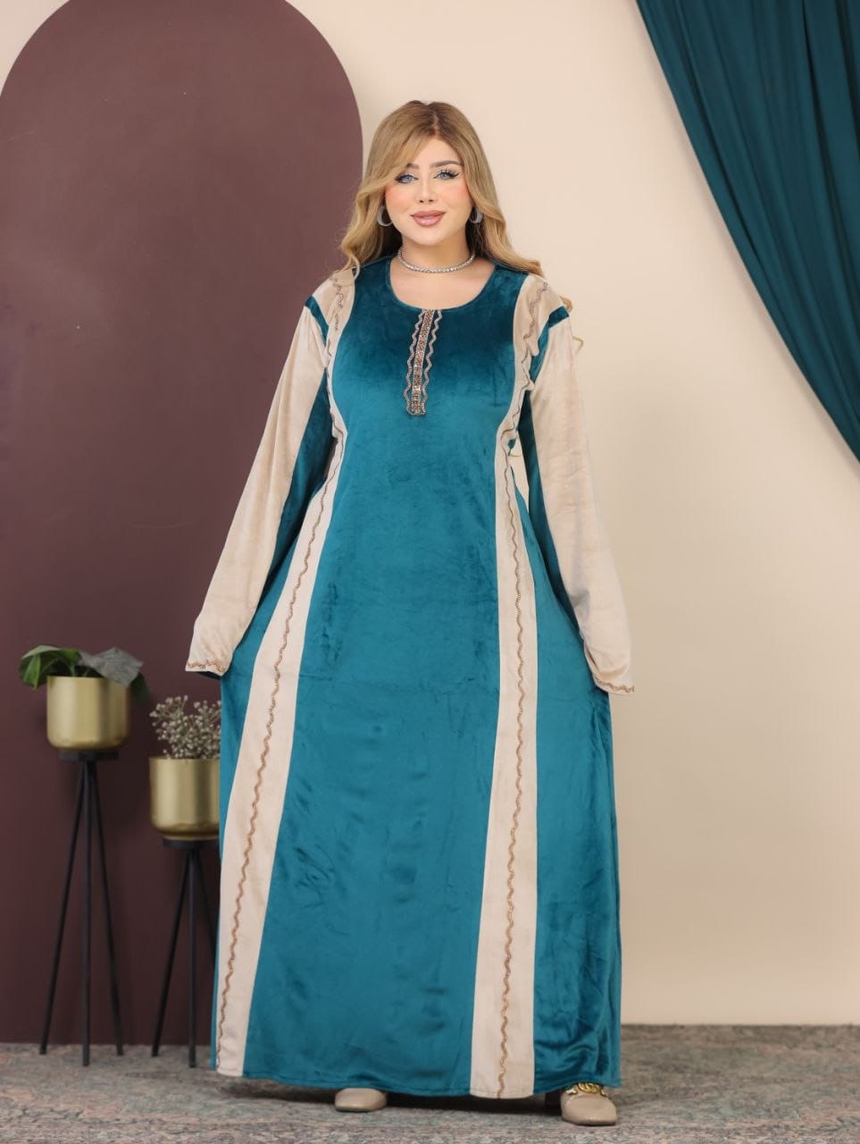 GLB_16 — Teal / Cream two-tone maxi abaya with decorative trim front view, 1: 60–85 kg; 2: 85–120 kg (Teal / Cream)