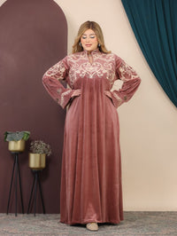GLB_17 — Dusty Rose maxi abaya with ornate embroidery and tie back front view, 1: 60–85 kg; 2: 85–120 kg (Dusty Rose)