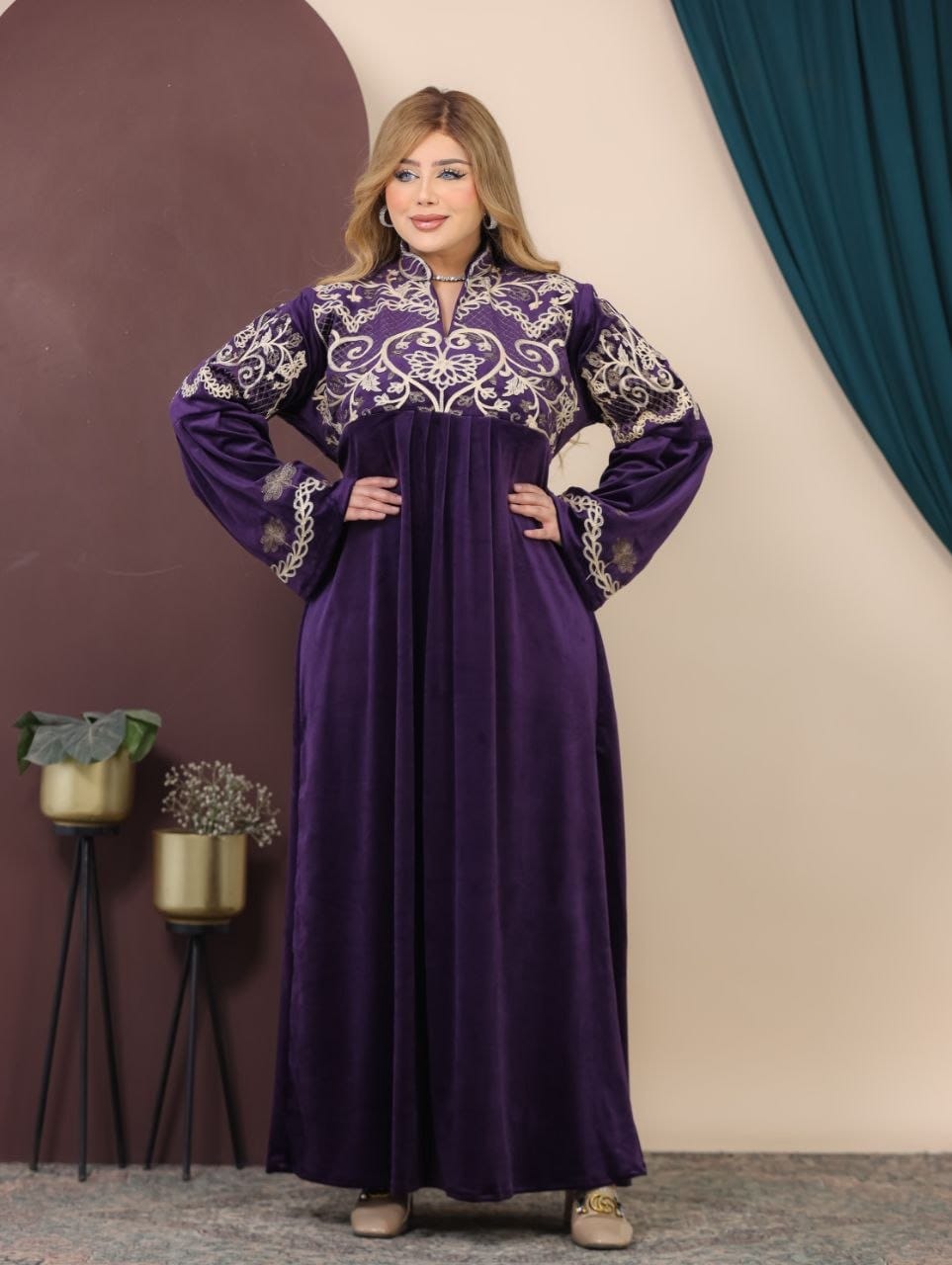 GLB_17 — Purple maxi abaya with ornate embroidery and tie back front view, 1: 60–85 kg; 2: 85–120 kg (Purple)