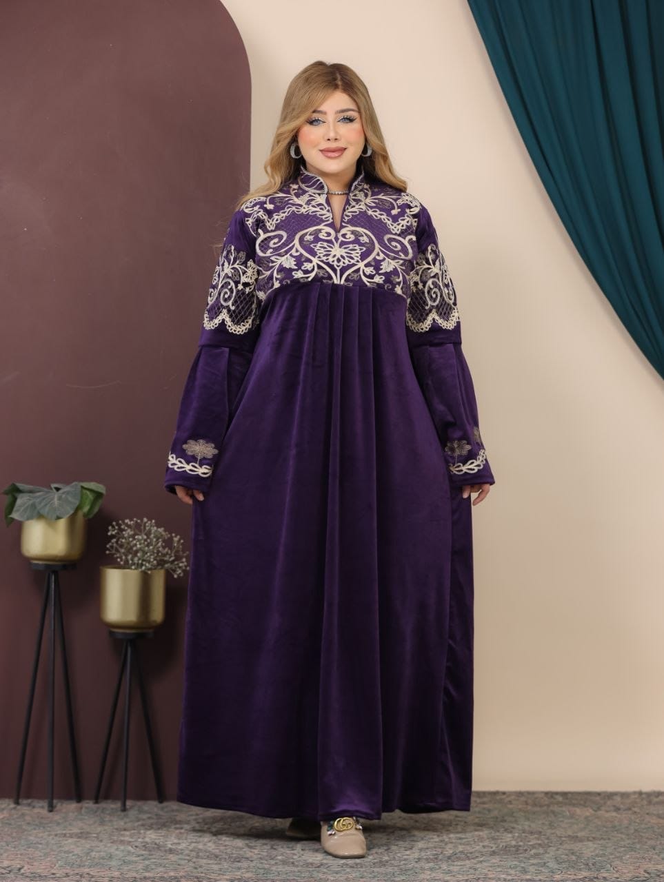 GLB_17 — Purple maxi abaya with ornate embroidery and tie back front view, 1: 60–85 kg; 2: 85–120 kg (Purple)