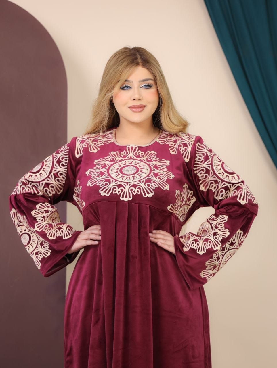 GLB_3 — Burgundy medallion-embroidered maxi dress bodice detail, 1: 60–85 kg; 2: 85–120 kg (Burgundy)