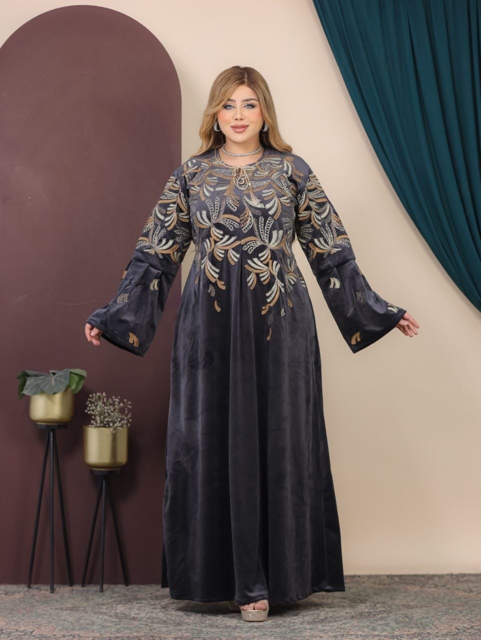 GLB_4 — Charcoal leaf-embroidered maxi dress front view, 1: 60–85 kg; 2: 85–120 kg (Charcoal)