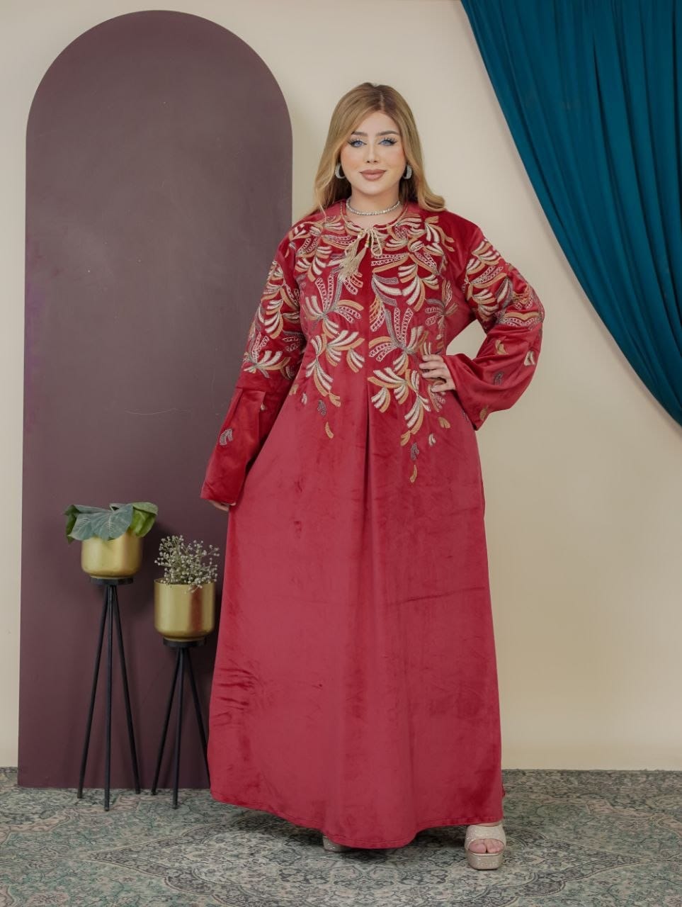 GLB_4 — Red leaf-embroidered maxi dress front view, 1: 60–85 kg; 2: 85–120 kg (Red)