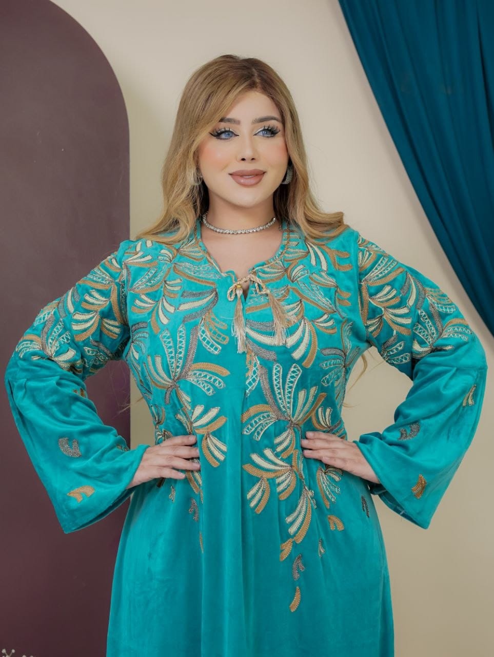 GLB_4 — Turquoise leaf-embroidered maxi dress embroidery detail, 1: 60–85 kg; 2: 85–120 kg (Turquoise)