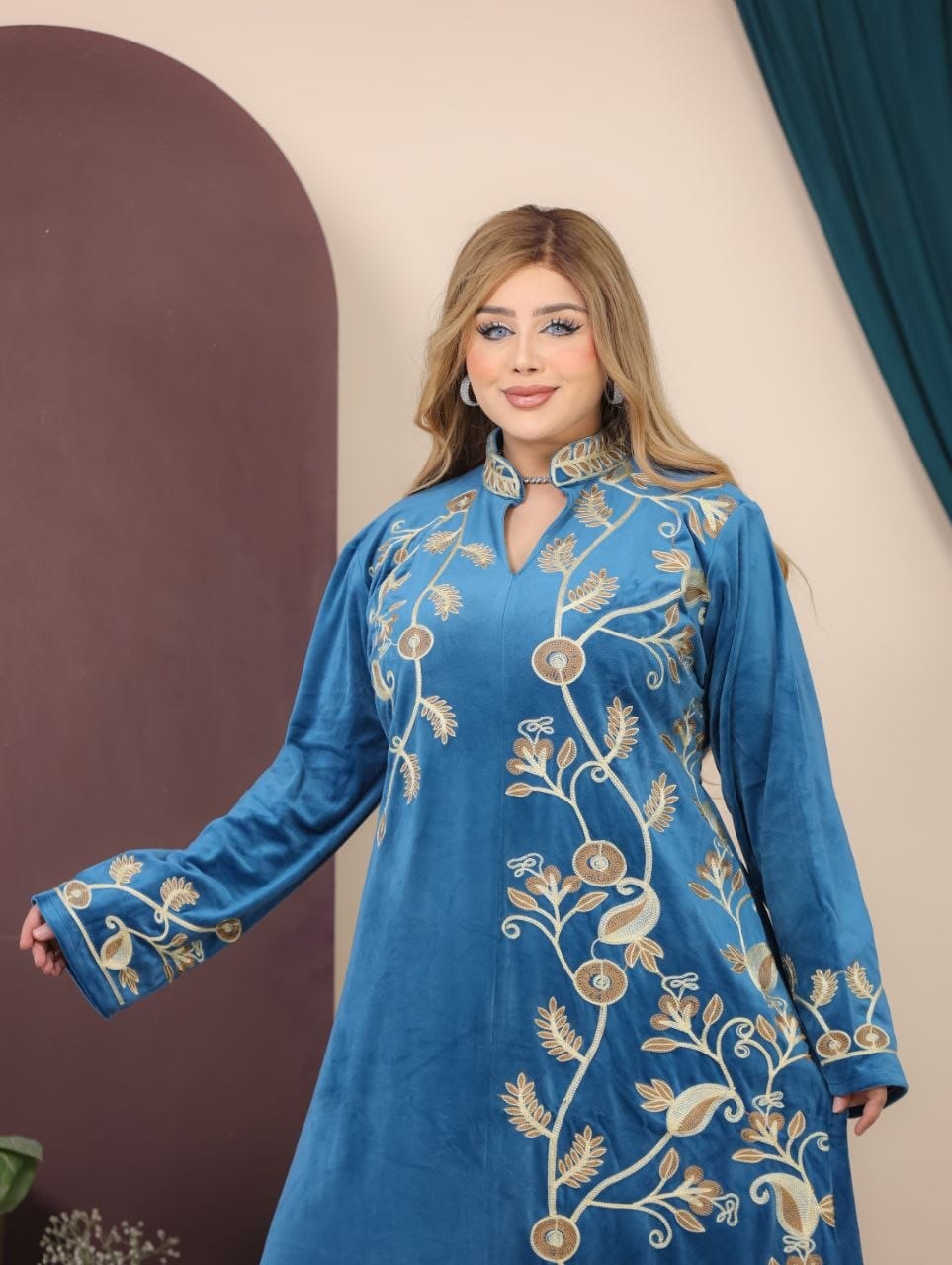GLB_5 — Blue floral-vine embroidered maxi dress embroidery detail, 1: 60–85 kg; 2: 85–120 kg (Blue)