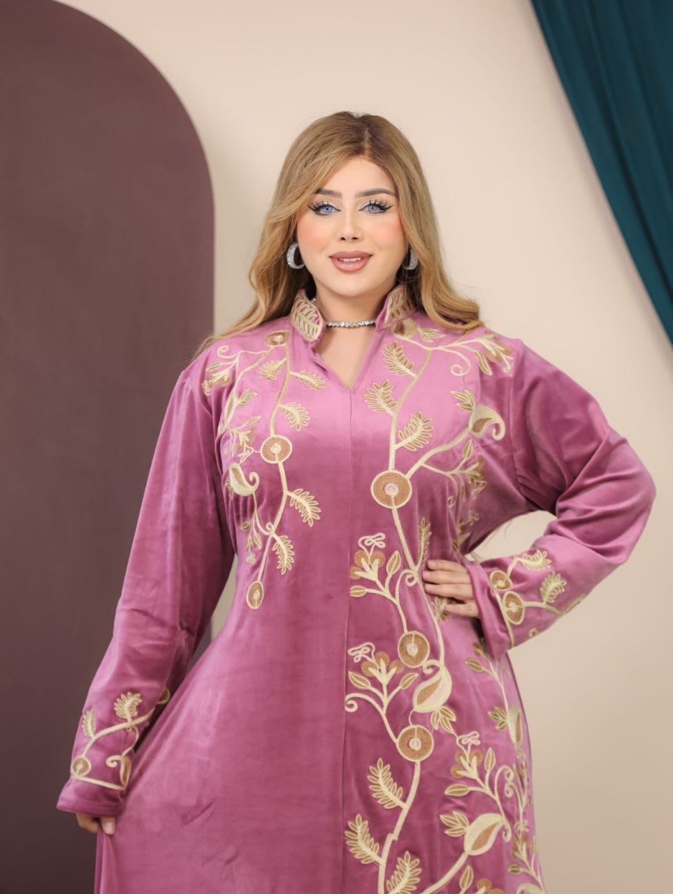 GLB_5 — Pink floral-vine embroidered maxi dress embroidery detail, 1: 60–85 kg; 2: 85–120 kg (Pink)