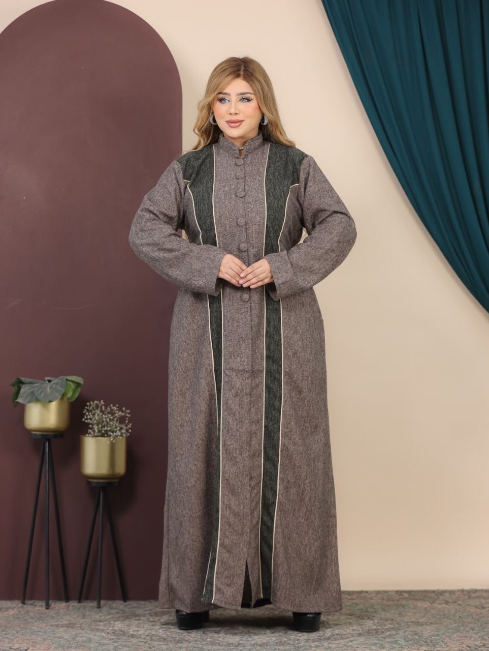 GLB_6 — Taupe / Olive contrast-panel button-front abaya front view, 1: 60–85 kg; 2: 85–120 kg (Taupe / Olive)