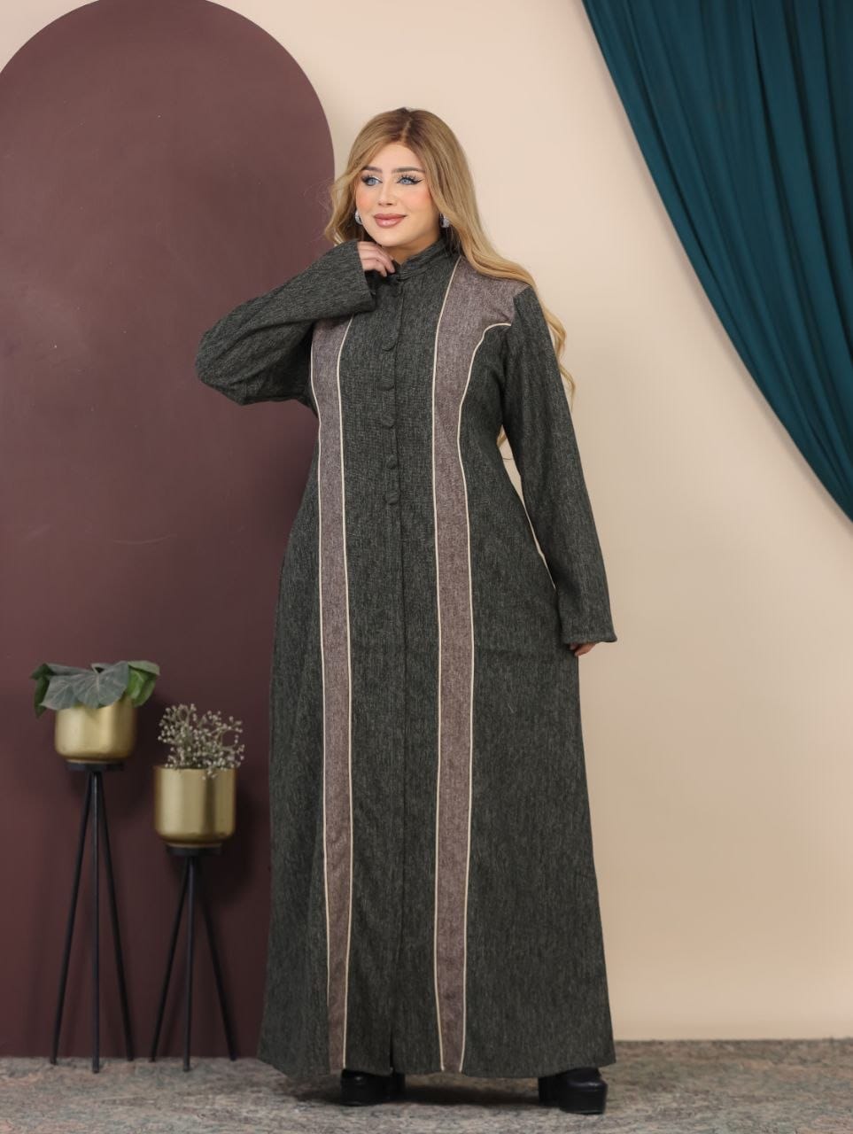 GLB_6 — Olive / Taupe contrast-panel button-front abaya front view, 1: 60–85 kg; 2: 85–120 kg (Olive / Taupe)