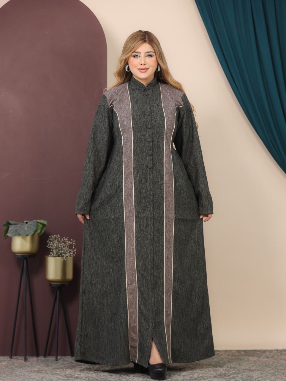 GLB_6 — Olive / Taupe contrast-panel button-front abaya front view, 1: 60–85 kg; 2: 85–120 kg (Olive / Taupe)