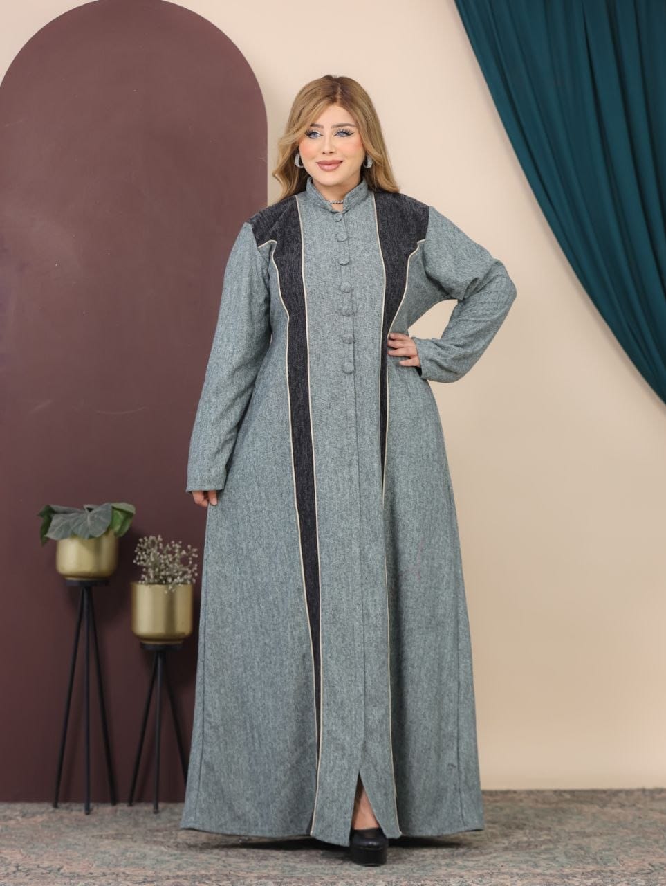 GLB_6 — Gray / Charcoal contrast-panel button-front abaya front view, 1: 60–85 kg; 2: 85–120 kg (Gray / Charcoal)