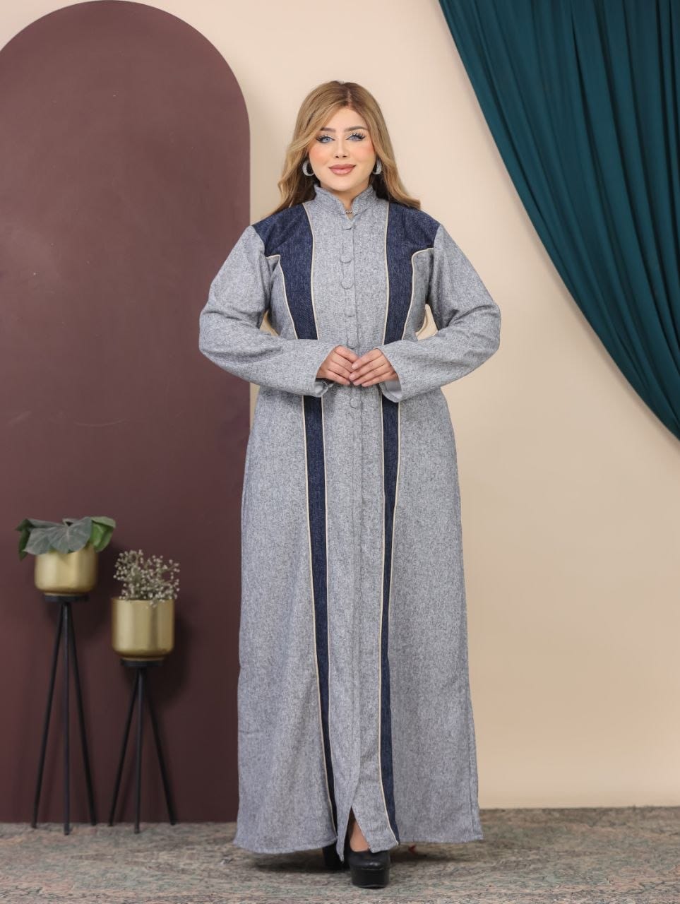 GLB_6 — Light Gray / Navy contrast-panel button-front abaya front view, 1: 60–85 kg; 2: 85–120 kg (Light Gray / Navy)