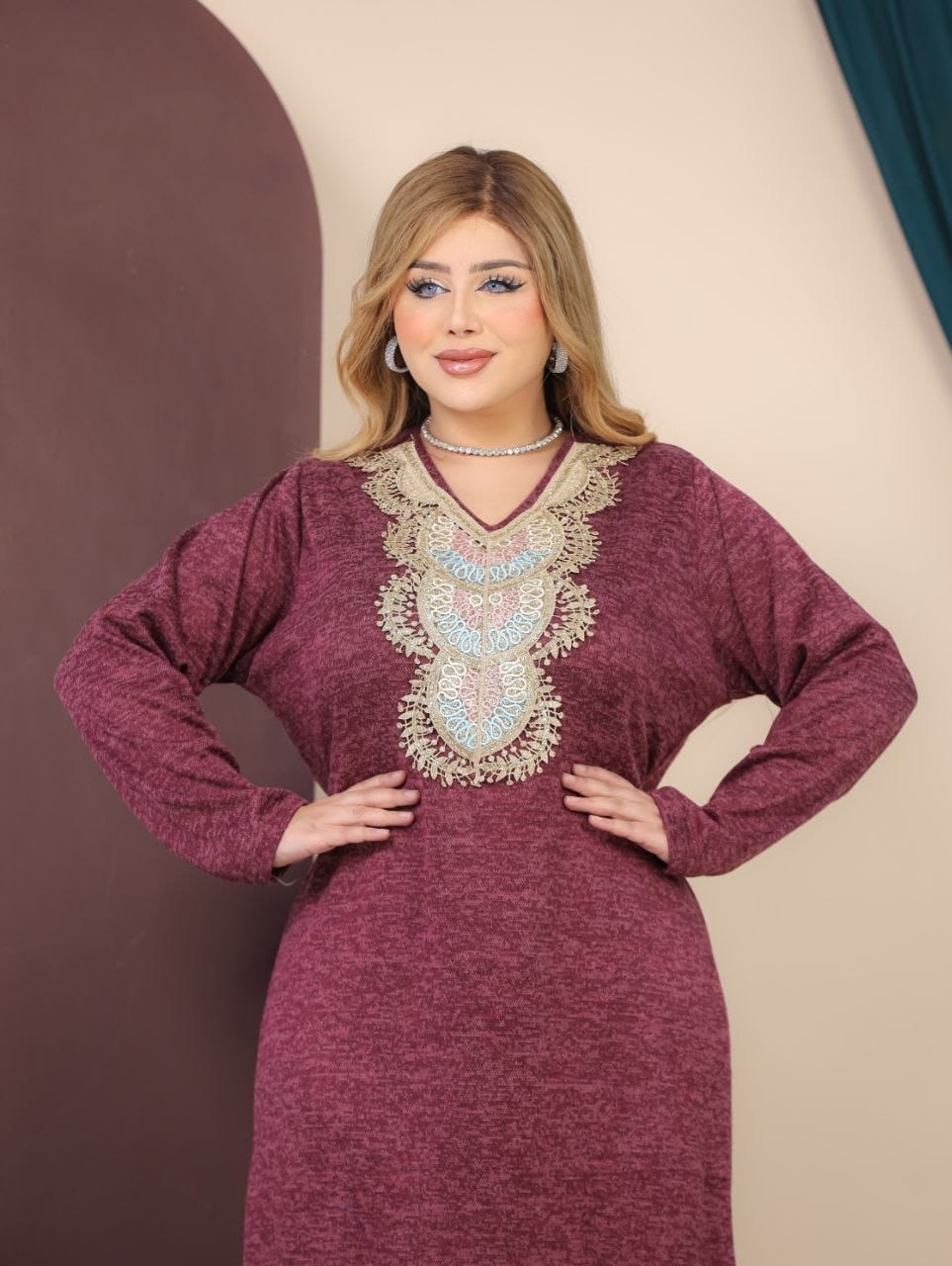 GLB_8 — Burgundy embroidered neckline maxi dress neckline detail, 1: 60–85 kg; 2: 85–120 kg (Burgundy)