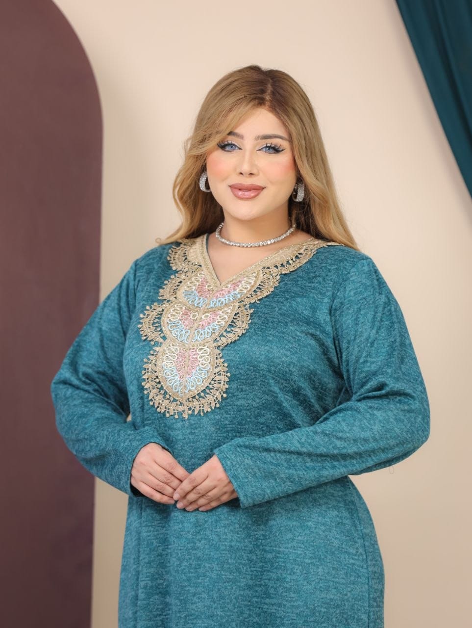 GLB_8 — Teal embroidered neckline maxi dress neckline detail, 1: 60–85 kg; 2: 85–120 kg (Teal)