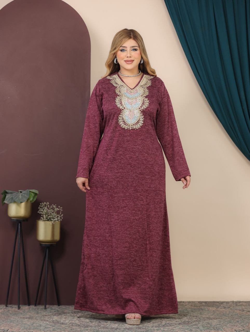 GLB_8 — Burgundy embroidered neckline maxi dress front view, 1: 60–85 kg; 2: 85–120 kg (Burgundy)