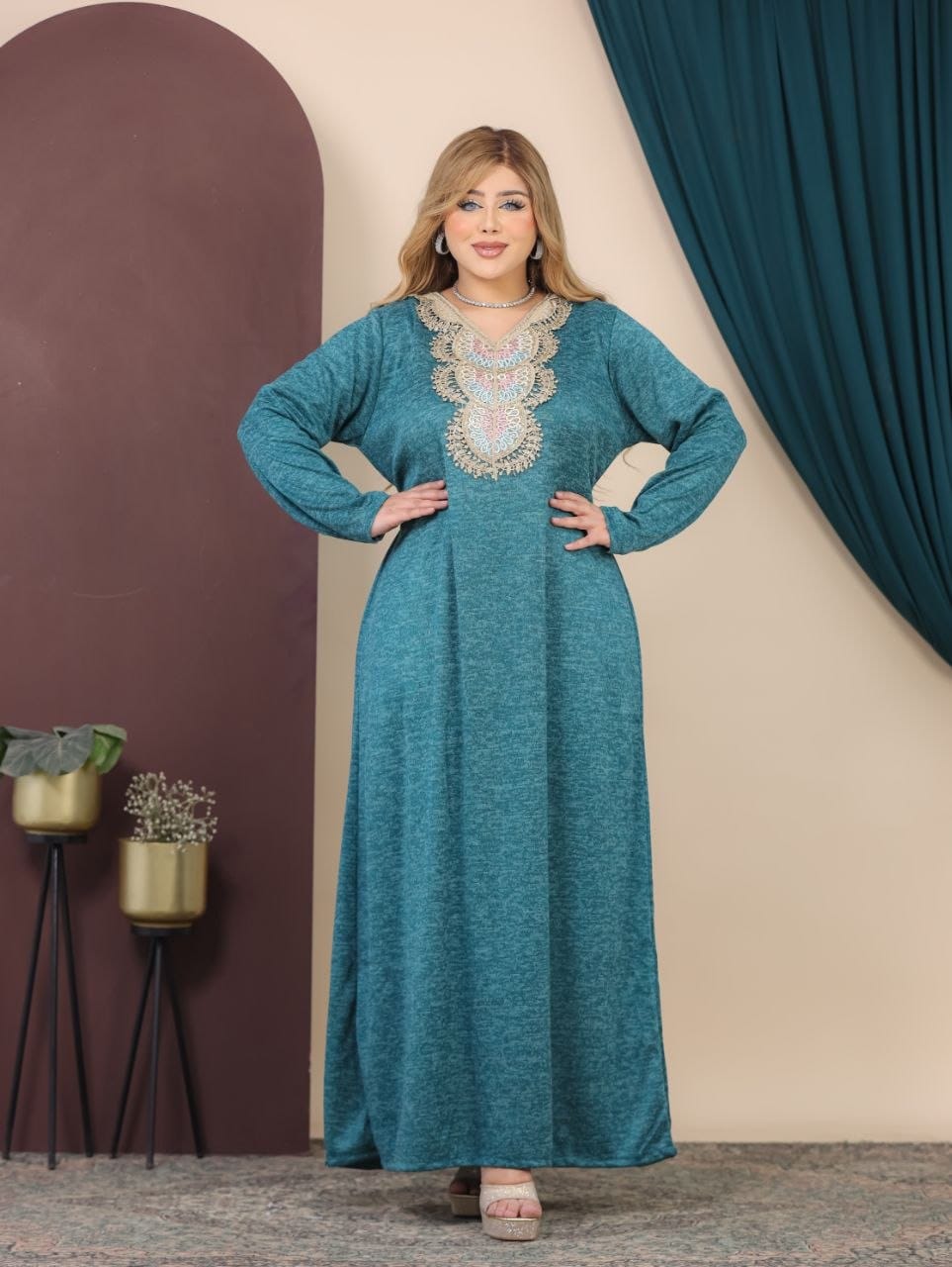 GLB_8 — Teal embroidered neckline maxi dress front view, 1: 60–85 kg; 2: 85–120 kg (Teal)