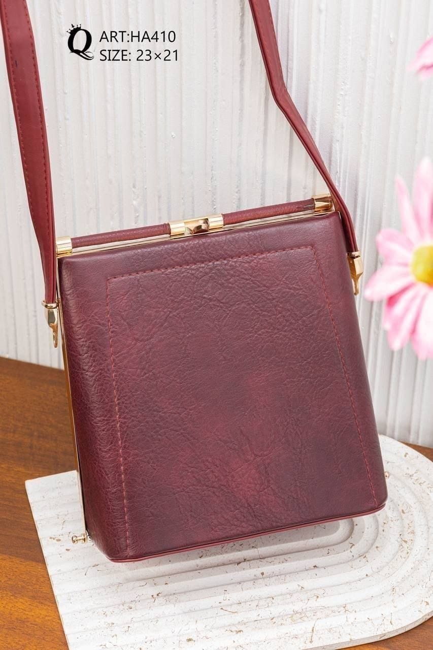 HA410 — Burgundy frame clasp shoulder bag front, 23 × 21 (Burgundy)