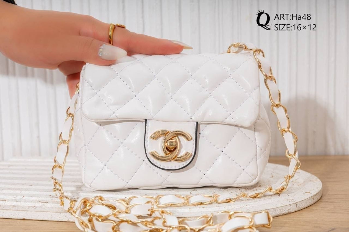 Ha48 — White mini quilted chain bag front, 16 × 12 (White)