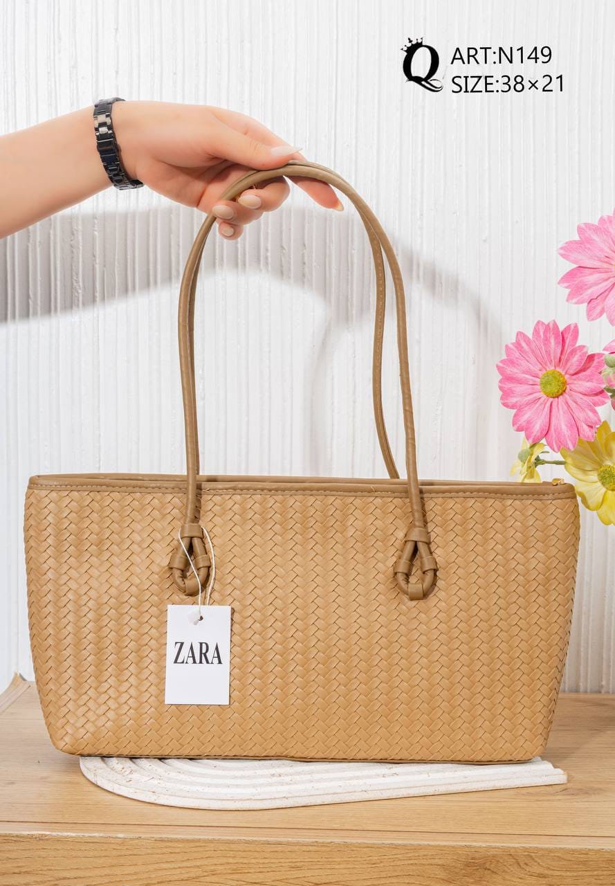 N149 — Camel woven-pattern shoulder tote front, 38 × 21 (Camel)
