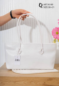 N149 — White woven-pattern shoulder tote front, 38 × 21 (White)