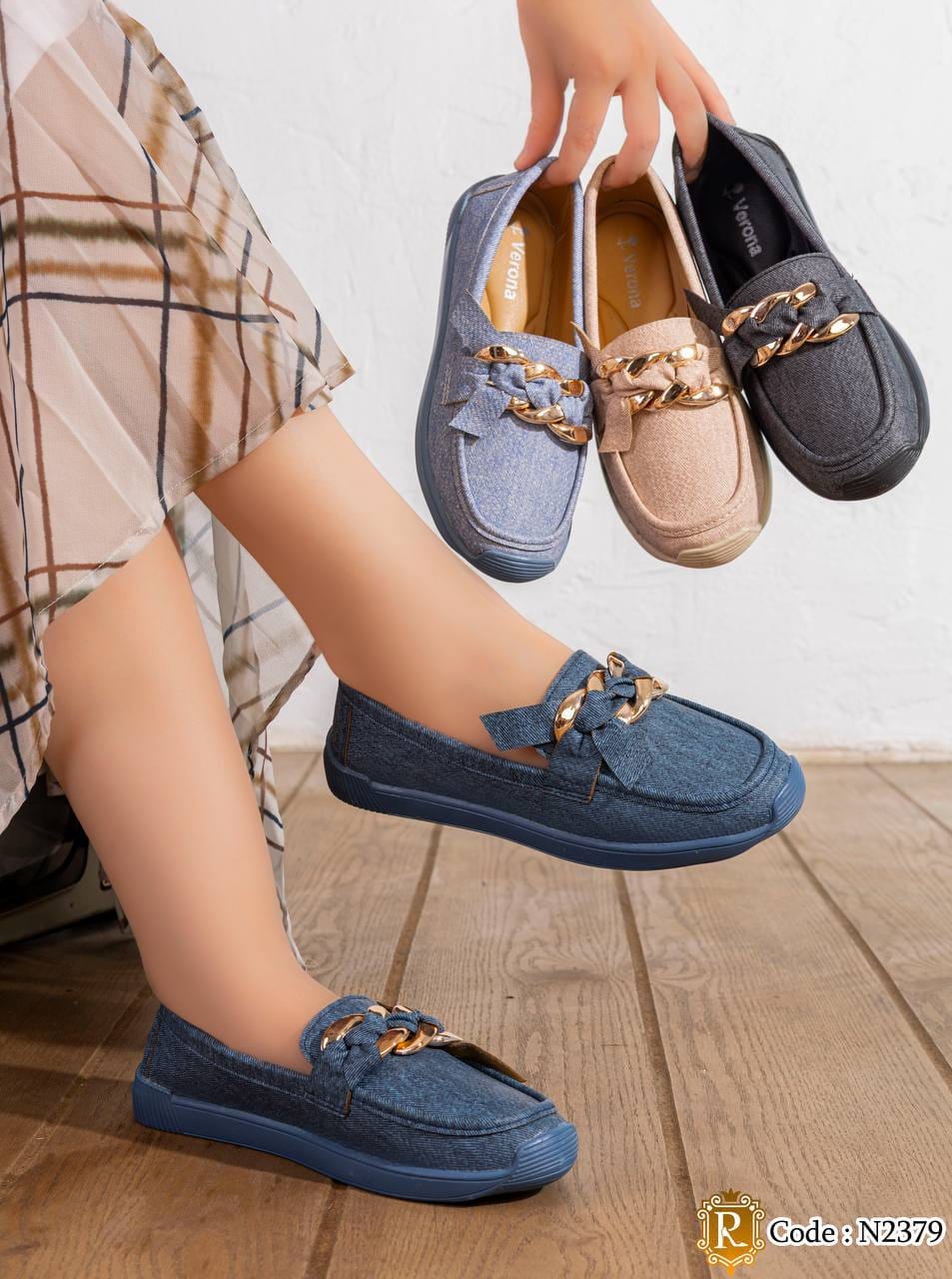 N2379 — Chain and bow loafers, available color overview