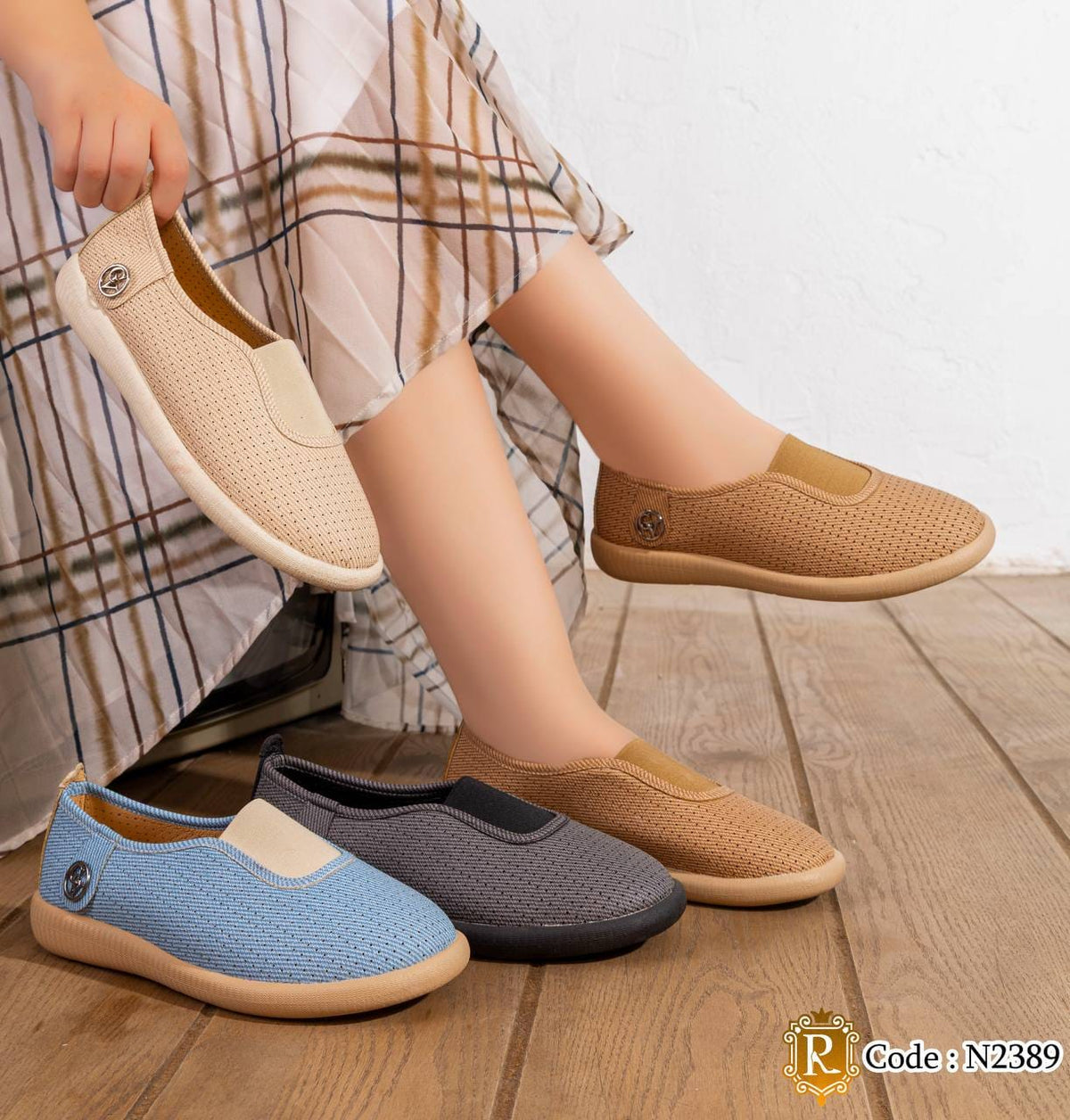 N2389 — Textured slip-on shoes, available color overview