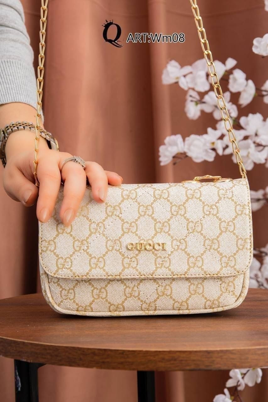 Wm08 — Beige patterned chain-strap bag front (Beige)